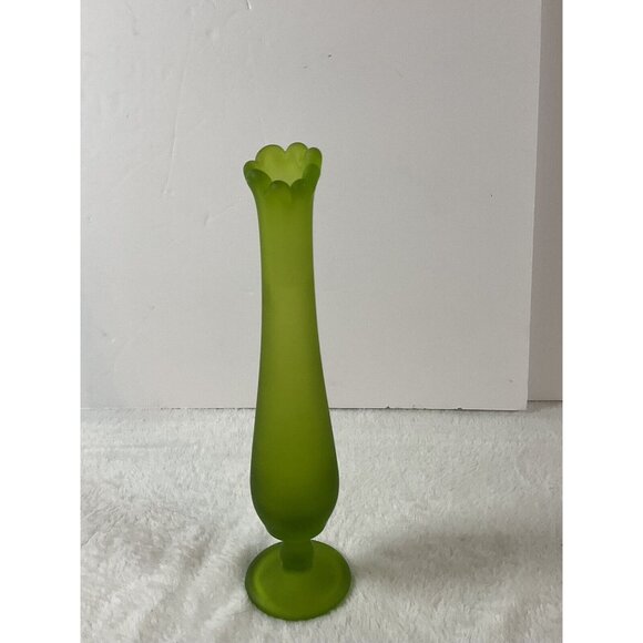 Vintage Westmoreland Green Satin Bud Swung Vase - 10" Mid Century Modern MCM - Picture 1 of 9